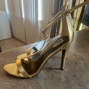 Women heels size 10